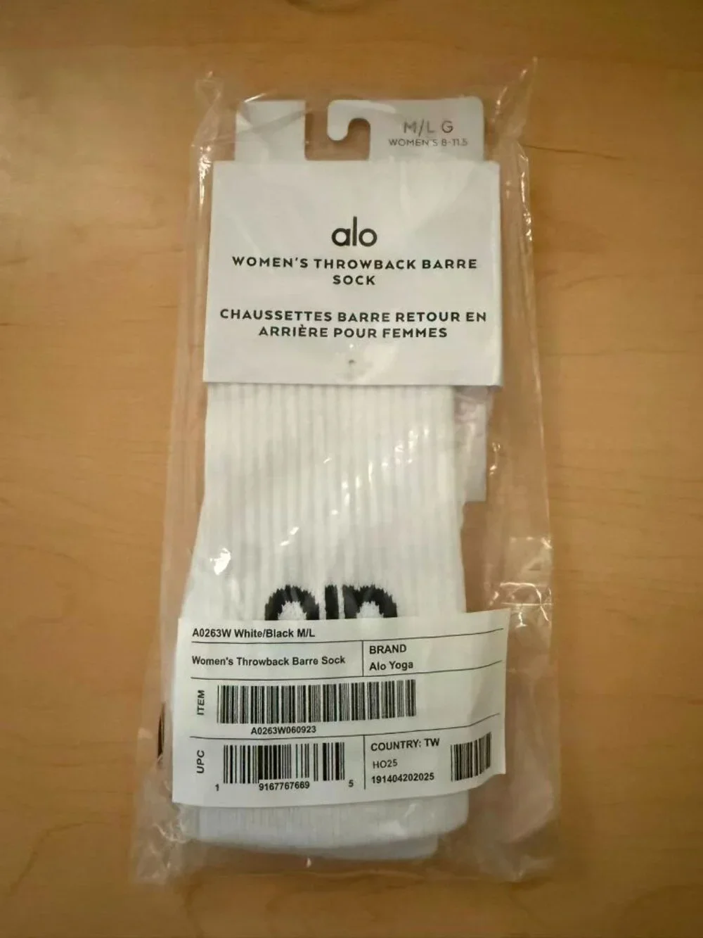 ALO Yoga Women's Throwback Barre Sock White/Black | Size M/L (8-11) | Brand New